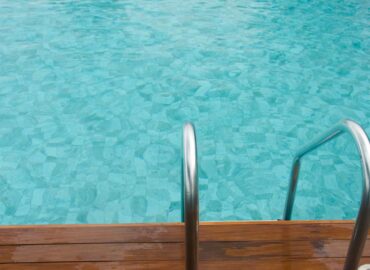 4-tips-on-maintaining-high-service-standards-during-the-sale-of-your-pool-route
